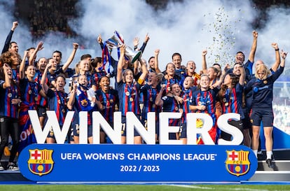 Las jugadoras del Barcelona celebran el triunfo en la Champions. 

