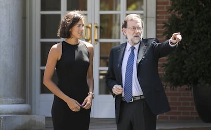 Muguruza, reciente campeona de Wimbeldon junto a Rajoy en la Moncloa.