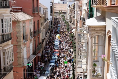 Asistentes en junio a la protesta contra la masificación turística en Málaga.