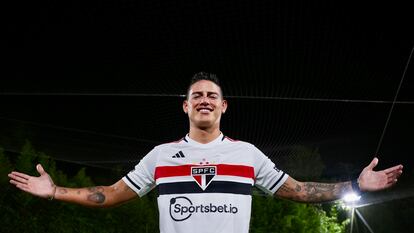 James Rodriguez con el nuevo uniforme.