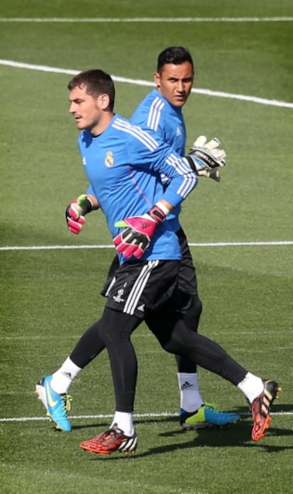 Casillas y Navas, en el entrenamiento del Madrid.