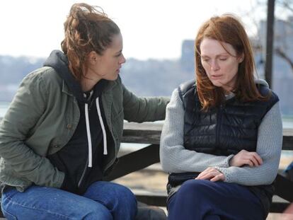 Kristen Stewart i Julianne Moore, a 'Siempre Alice'.