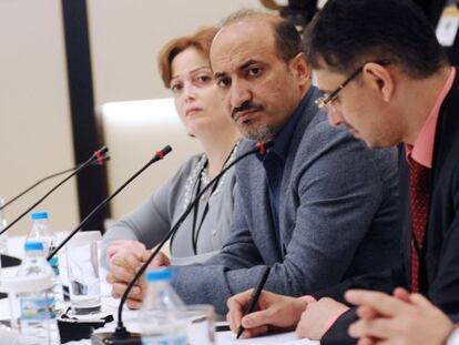 El presidente de la Coalición Nacional Siria, Ahmad Jarba, en la reunión celebrada en Estambul.
