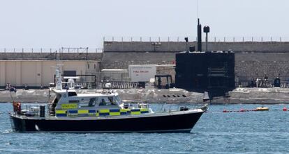 El submarino nuclear HMS Tireless tras su llegada a Gibraltar.
