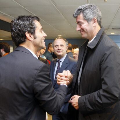 Quique Flores con Miguel Ángel Gil Marín, antes de viajar a Hamburgo