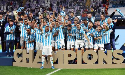 Racing de Avellaneda celebra su victoria de este viernes ante Boca Juniors en Abu Dhabi