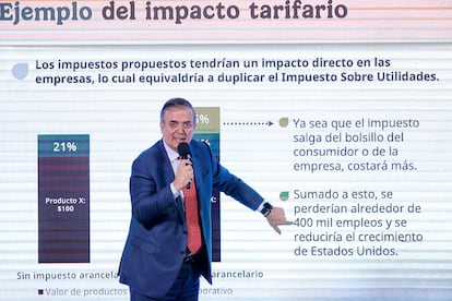 El secretario de Economía, Marcelo Ebrard, en Palacio Nacional, de la Ciudad de México.