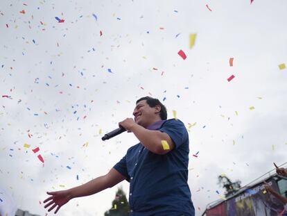 O candidato à presidência do Equador Andrés Arauz, durante um encontro com seguidores em 4 de fevereiro.