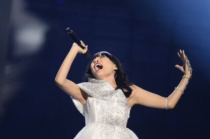 La australiana Dami Im, en su actuación con la canción 'Sound of silence'.