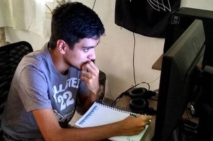 Allan Kardec Cunha passou no vestibular da UFRN estudando pela internet