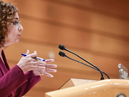 La ministra de Hacienda, María Jesús Montero, en el Senado.