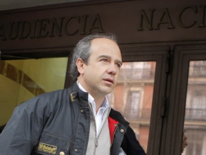 Gonz&aacute;lez Panero, tras declarar como imputado en la Audiencia Nacional en 2009.