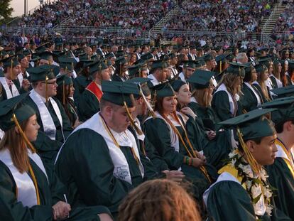 Cerimônia de graduação em uma instituição educacional do Texas.