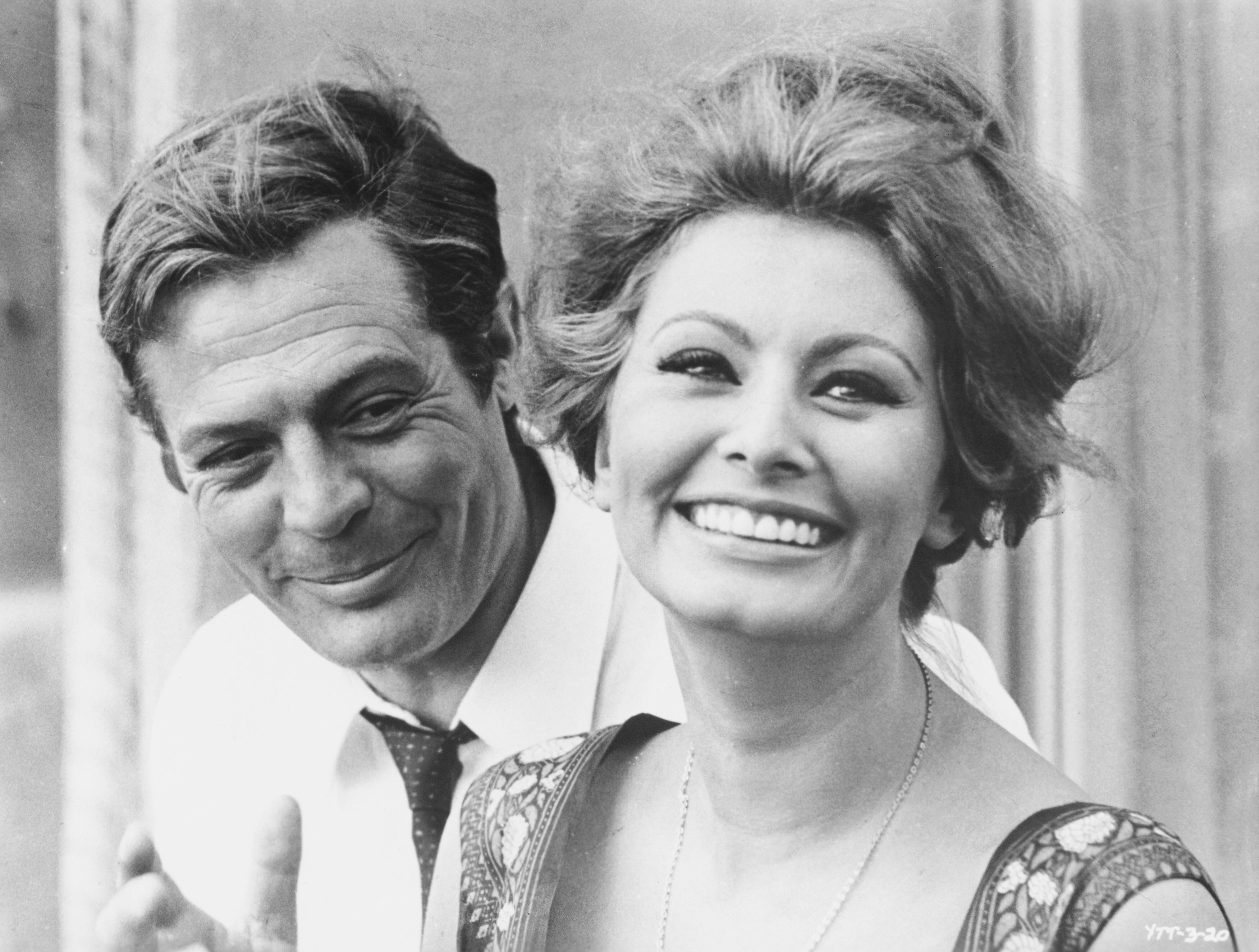 Marcello Mastroianni y Sophia Loren en 'Ayer, hoy y mañana' (1963).