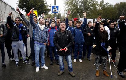 El presidente del club, Juan José Carrasco, había advertido de que si desaparecía el campo, también lo haría el equipo. Pero directiva, entrenadores y jugadores se han citado este martes por la tarde para continuar con los entrenamientos, a pesar de haberse quedado sin campo.