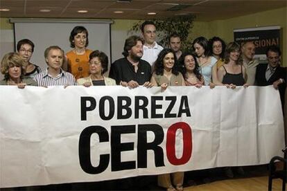 Responsables de entidades y ONG que  presentaron la campaña <i>Pobreza Cero,<i> en Madrid.