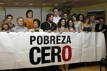 Responsables de entidades y ONG que presentaron la campaña <i>Pobreza Cero,<i> en Madrid.