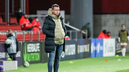 El exentrenador del Atlético Dani González, en un partido con el equipo rojiblanco el pasado diciembre en la Ciudad Deportiva Wanda, en Alcalá de Henares (Madrid).