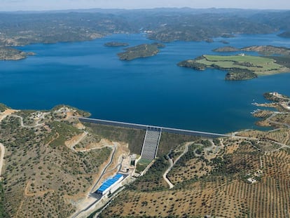 Presa La Breña II, en Almodóvar del Río (Córdoba), obra de Viguecons.