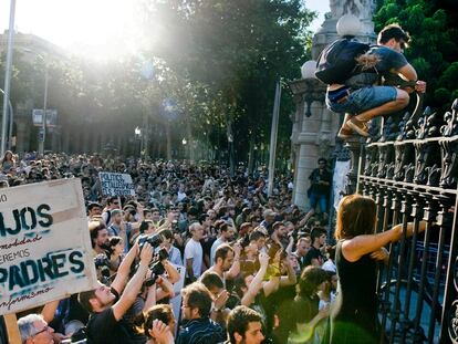 Protestas ante el Parlamento catalán en junio de 2011.