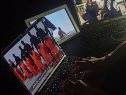 Simulación de navegación por sitios web de contenido yihadista.