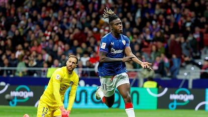 Nico Williams celebra tras marcar ante el Atlético de Madrid en el Estadio Metropolitano.