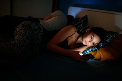 A lot of people go online or check their social media just before going to bed.