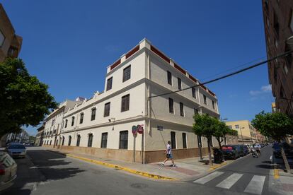 Fachada del Colegio Madre Josefa Campos, de Alaquàs.