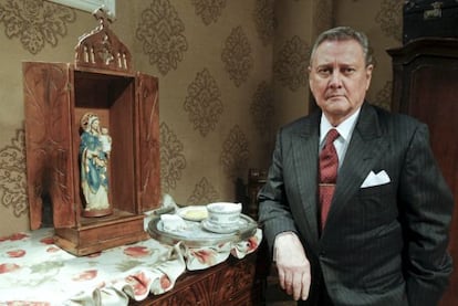 El actor Carlos Larra&ntilde;aga, en Asturias durante el rodaje de la pel&iacute;cula &#039;Los muertos no se tocan, nene&#039;.