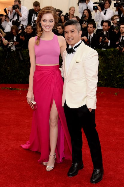 Emma Stone y Thakoon Panichgul.