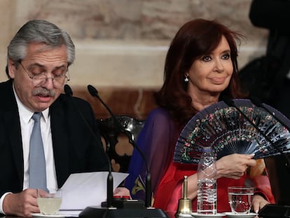 Alberto Fernández e Cristina Kirchner, em evento no dia 16.