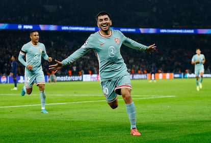 Ángel Correa celebra el gol que le da la victoria al Atlético de Madrid ante el PSG