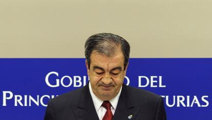 Francisco Álvarez-Cascos, presidente de Asturias, durante la rueda de prensa que ofreció ayer en Oviedo.