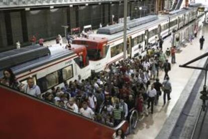 Vista de un andén en la estación de Atocha. EFE/Archivo