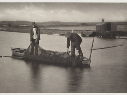 Pesca artesanal de anguila en 1887. 