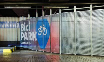 Aparcamiento para bicicletas de la calle Almagro.