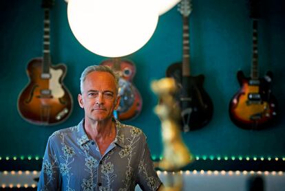 Joaquín Rodríguez, líder de Los Nikis, fotografiado en el bar The Beer Garden de Madrid el 22 de mayo.