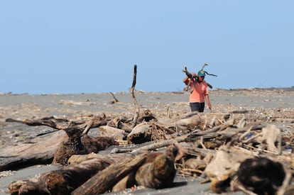 La playa de Monterrico en Guatemala tras el paso de una tormenta.