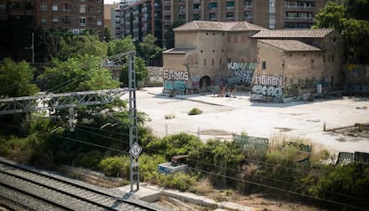 La Torre del Fang, masia del siglo XIV en la esquina de las calles del Clot con Espronceda, en Barcelona. 