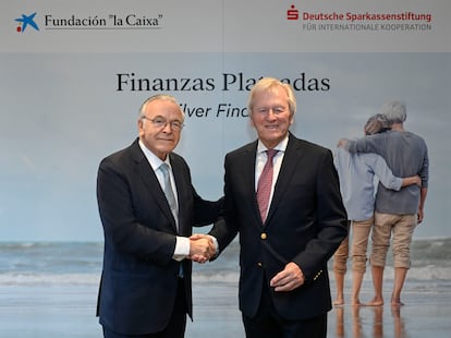 El presidente de la Fundación La Caixa, Isidro Fainé, y el presidente de la Sparkassenstiftung, Heinrich Haasis.