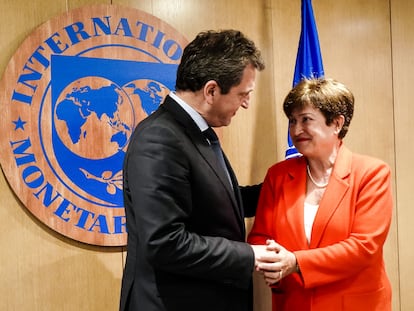 El ministro de Economía de Argentina, Sergio Massa , y a la directora gerente del FMI, Kristalina Georgieva, en septiembre de 2022.