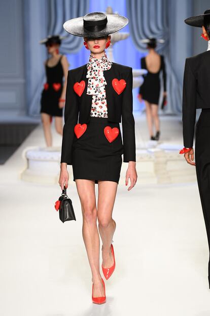 smag-moschino-s23-003