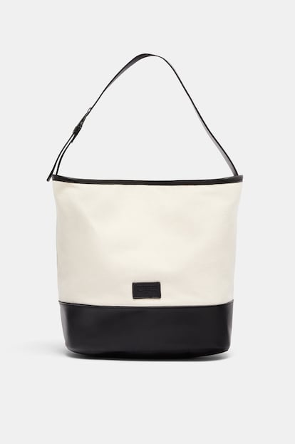 Si crees que el minimalismo, la funcionalidad y expresar tu propio estilo puede convivir en perfecta armonía, el bolso bucket de Lefties que puedes personalizar bordando tres iniciales confirmará tu teoría. (14,99 euros). 