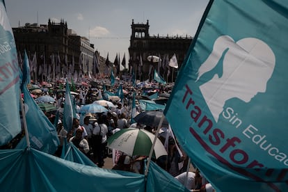 Seguidores de Claudia Sheinbaum en el Zócalo capitalino durante el discurso de la candidata oficialista.