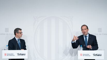 El ministro de Justicia, Félix Bolaños, en una comparecencia con el consejero catalán de Justicia, Ramon Espadaler, este lunes en Barcelona.