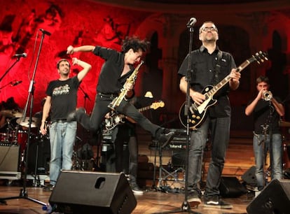 La Dharma, durant una actuació al Palau de la Música de Barcelona l'octubre del 2011.