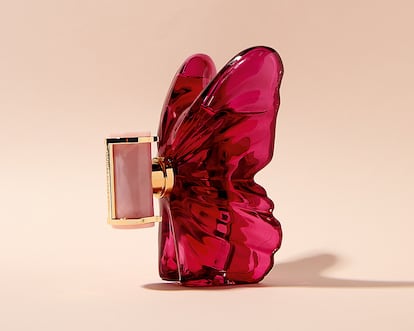 El llamativo frasco en forma de mariposa del 'eau de parfum' La Bomba, de CAROLINA HERRERA.
