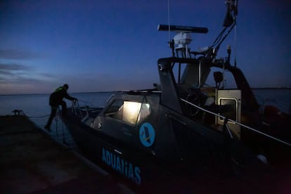 This boat can reach speeds of up to 40 knots, but is not fast enough to catch the drug traffickers, who have 60-knot vessels. The customs officers are working flat out, but say they increasingly lack the resources to deal with the problem.