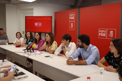 La portavoz socialista, Sandra Gómez, con el resto del grupo municipal de Valencia en una imagen tomada en septiembre.