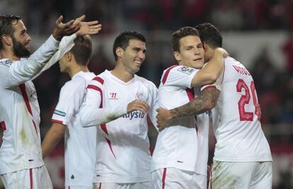 Gameiro felicita a Vitolo ante Reyes y Aleix Vidal